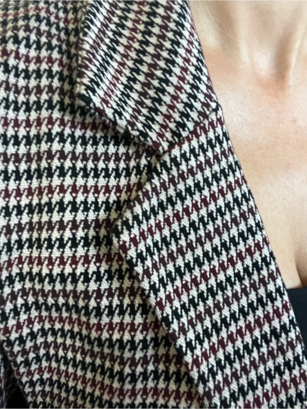 Women's Houndstooth Knit Blazer Jacket - Black, Brown, Cream & Burgundy - Picture 5 of 10